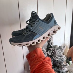 Blue On Cloud Swift women’s size 8.5